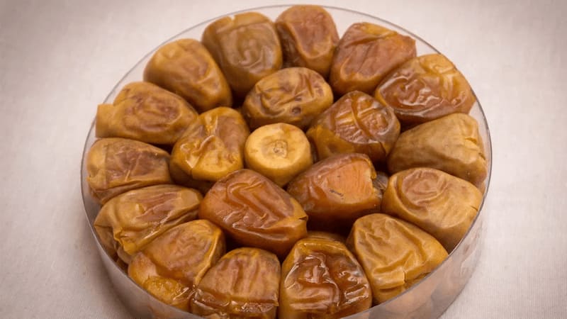 تصویر 1 از خرما رطب عسلی شیرین و تازه مناسب پذیرایی
